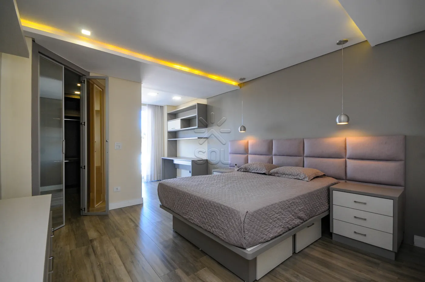 Sobrado semimobiliado para locação no Condomínio Residencial Concept Box House II em Foz do Iguaçu/PR | 2 Suítes | Piscina
