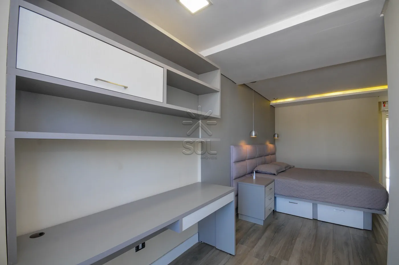 Sobrado semimobiliado para locação no Condomínio Residencial Concept Box House II em Foz do Iguaçu/PR | 2 Suítes | Piscina