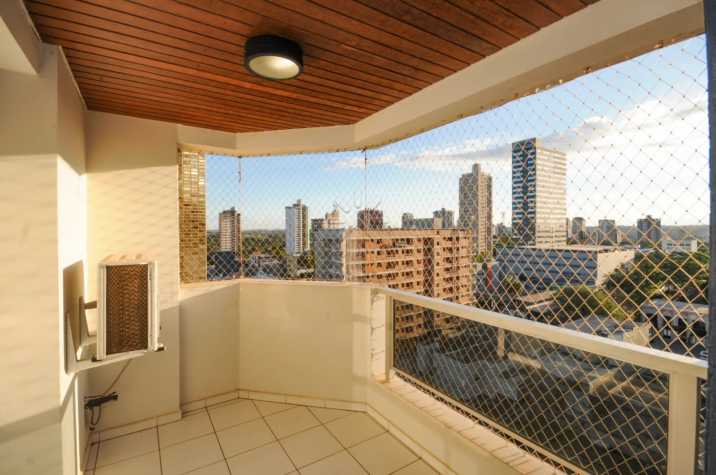 Apartamento amplo à venda no Edifício Vivaldi - Centro de Foz do Iguaçu