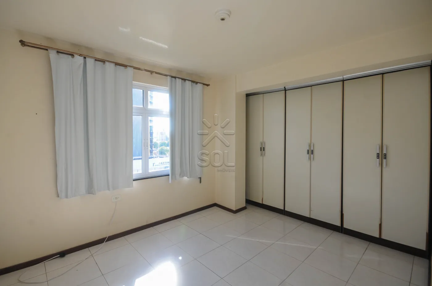 Apartamento para locação ou venda, Edifício Carlos Sbaraini, Centro - Foz do Iguaçu/PR