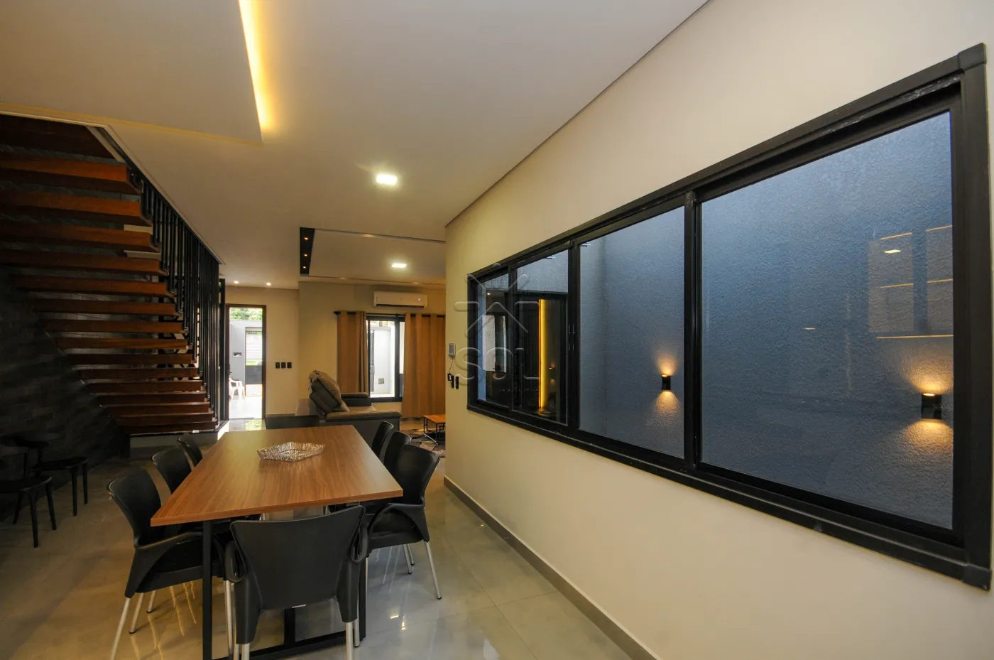 Sobrado novo de alto padrão à venda no Lancaster em Foz do Iguaçu/PR - 192m² | Mobiliado | 3 quartos | Área gourmet