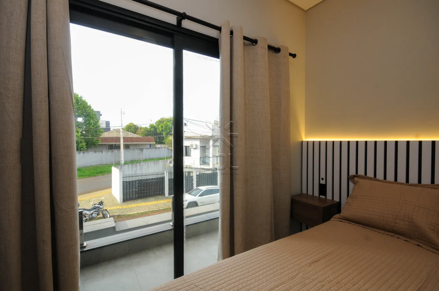 Sobrado novo de alto padrão à venda no Lancaster em Foz do Iguaçu/PR - 192m² | Mobiliado | 3 quartos | Área gourmet