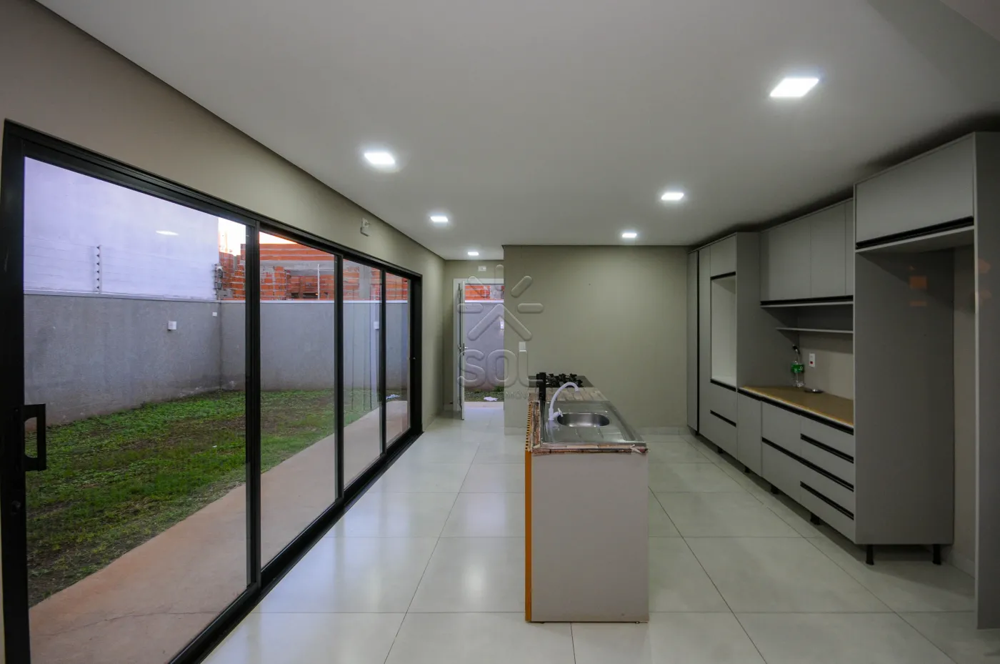 Sobrado à venda na Vila Maria em Foz do Iguaçu/PR - 200m², 2 suítes com closet e automação residencial