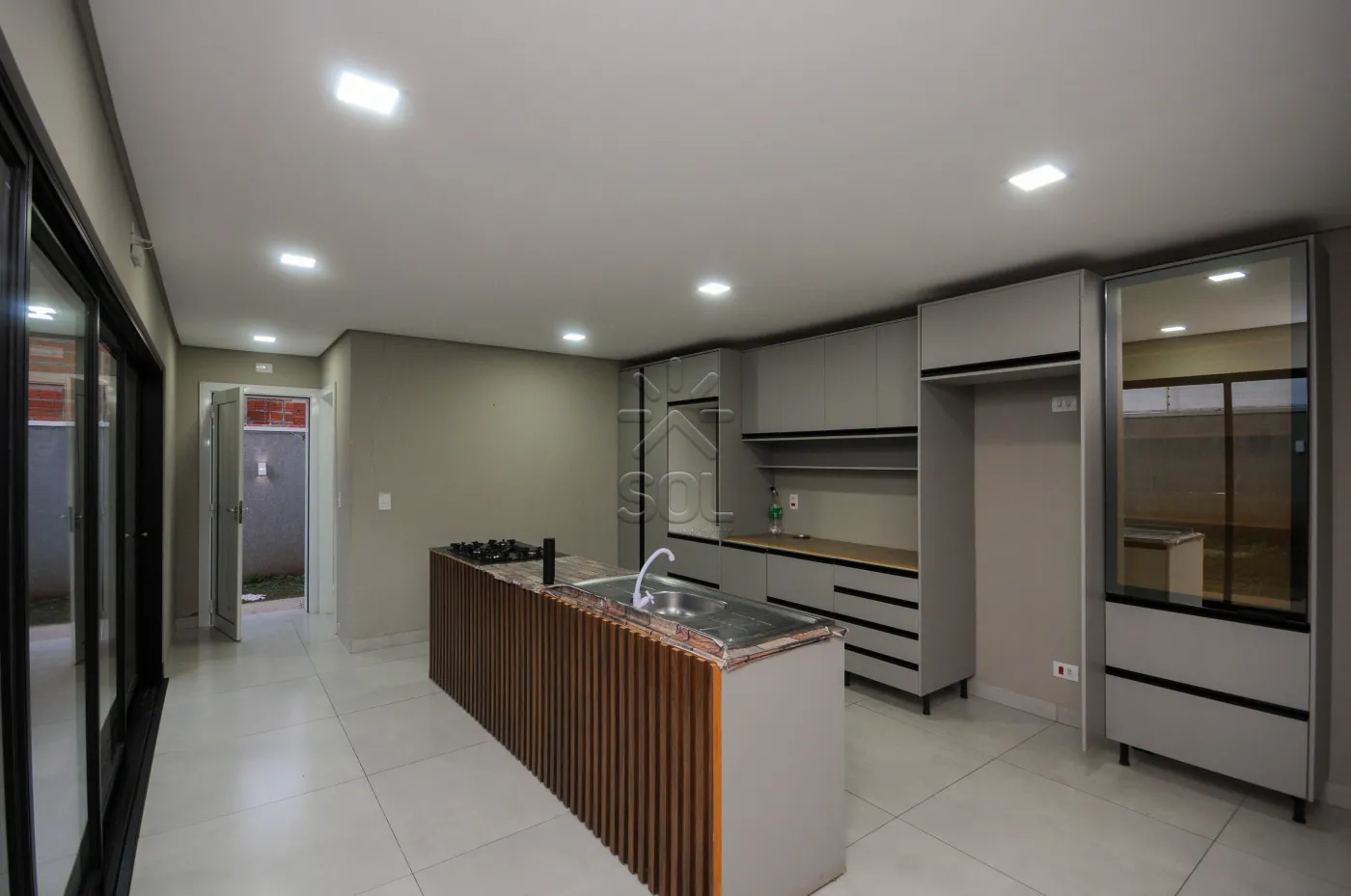 Sobrado à venda na Vila Maria em Foz do Iguaçu/PR - 200m², 2 suítes com closet e automação residencial