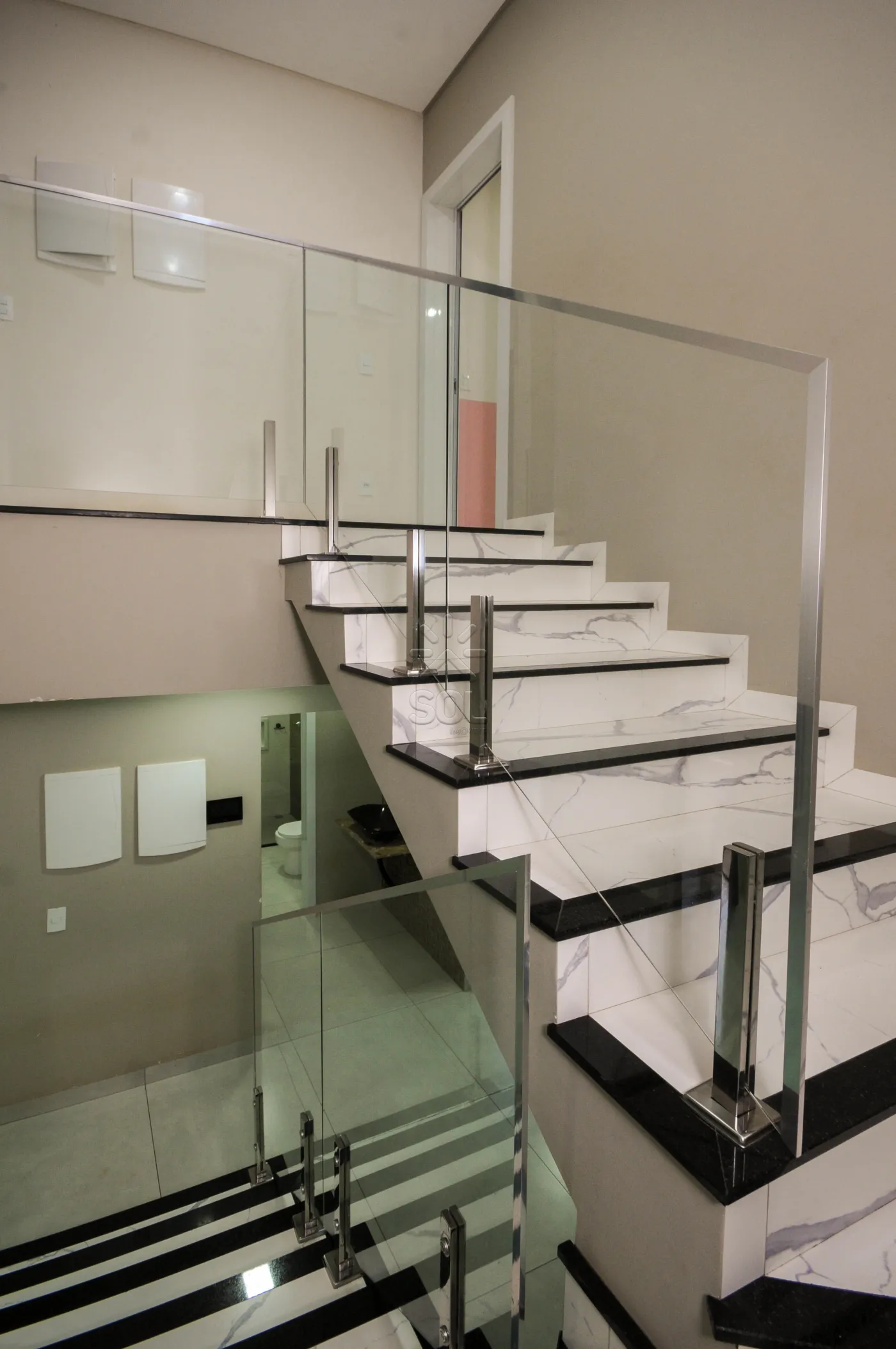 Sobrado à venda na Vila Maria em Foz do Iguaçu/PR - 200m², 2 suítes com closet e automação residencial