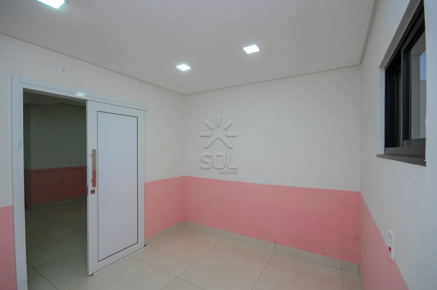 Sobrado à venda na Vila Maria em Foz do Iguaçu/PR - 200m², 2 suítes com closet e automação residencial