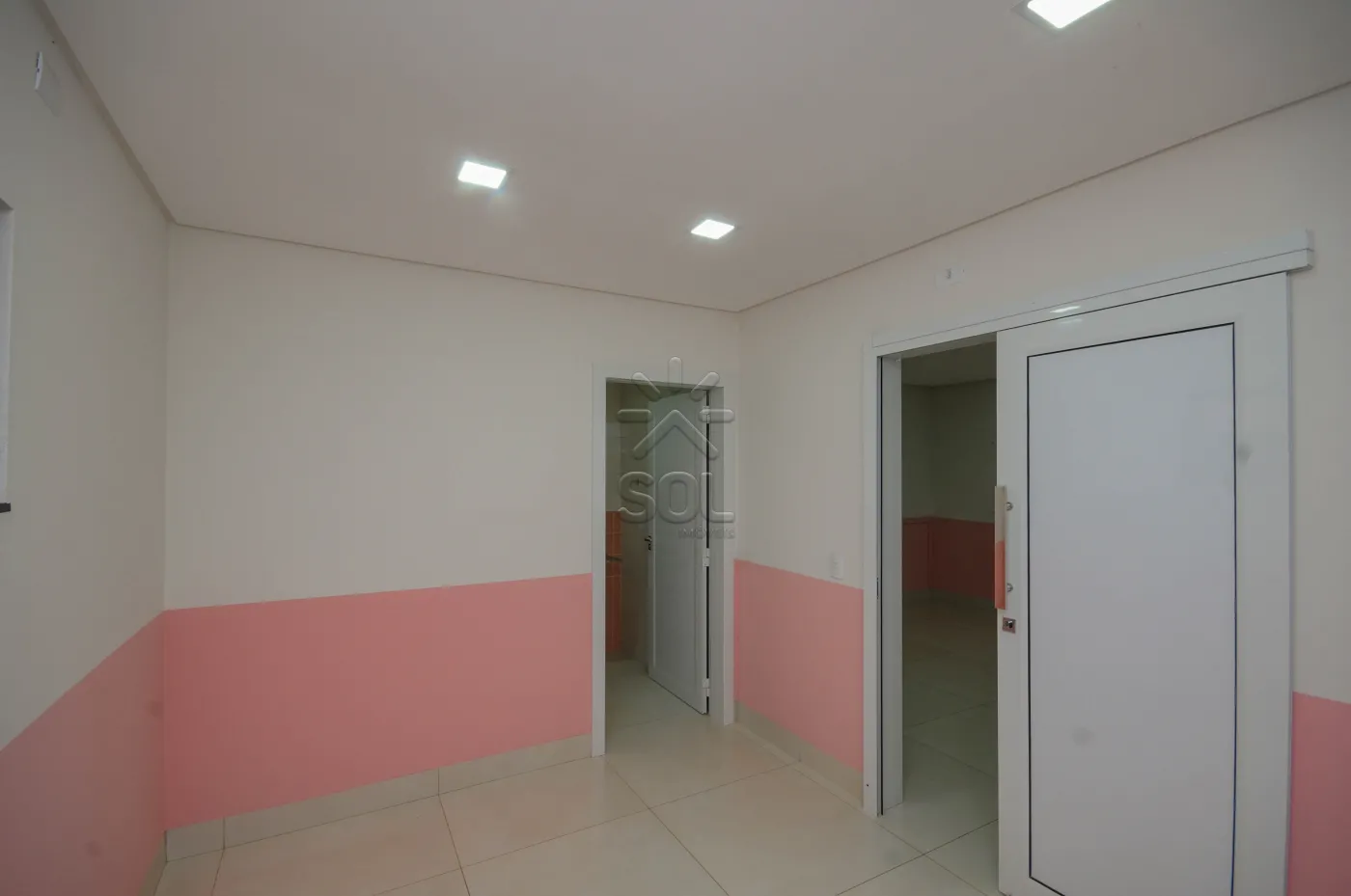 Sobrado à venda na Vila Maria em Foz do Iguaçu/PR - 200m², 2 suítes com closet e automação residencial