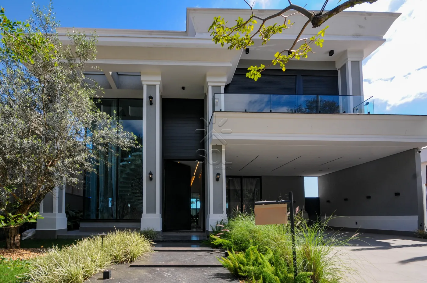 Sobrado semimobiliado e de alto padrão à venda no Condomínio Eco Bella Vista, em Foz do Iguaçu/PR - 485,15m² | 4 suítes