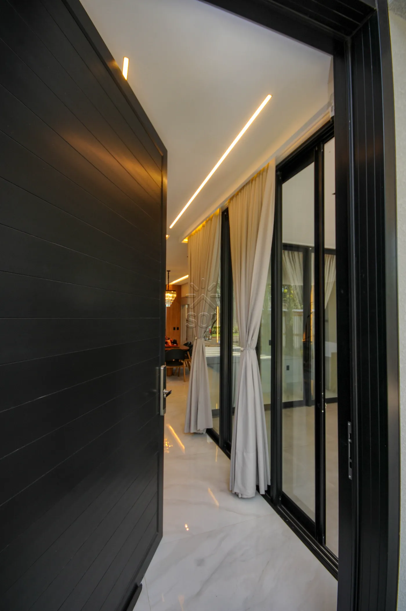 Sobrado semimobiliado e de alto padrão à venda no Condomínio Eco Bella Vista, em Foz do Iguaçu/PR - 485,15m² | 4 suítes