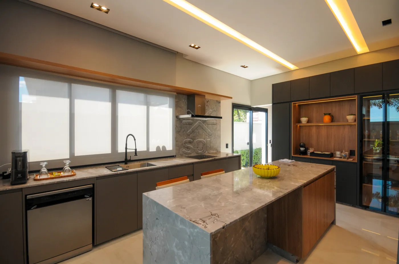 Sobrado semimobiliado e de alto padrão à venda no Condomínio Eco Bella Vista, em Foz do Iguaçu/PR - 485,15m² | 4 suítes