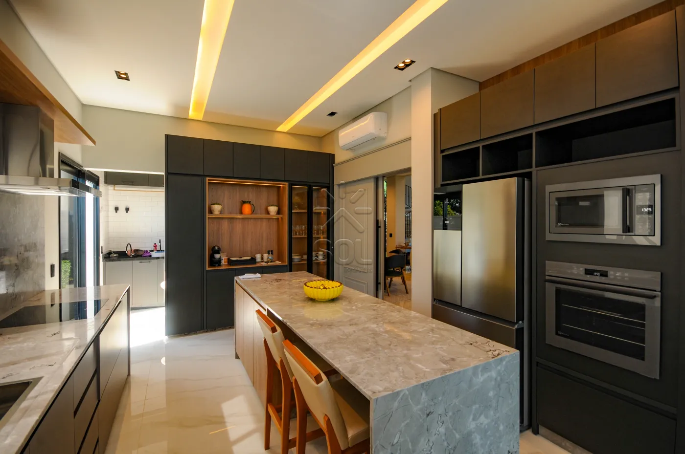 Sobrado semimobiliado e de alto padrão à venda no Condomínio Eco Bella Vista, em Foz do Iguaçu/PR - 485,15m² | 4 suítes
