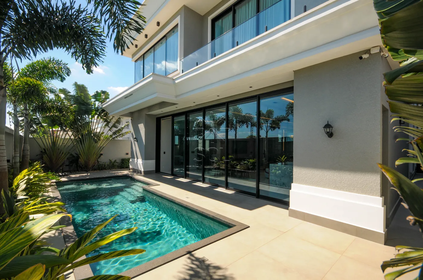 Sobrado semimobiliado e de alto padrão à venda no Condomínio Eco Bella Vista, em Foz do Iguaçu/PR - 485,15m² | 4 suítes