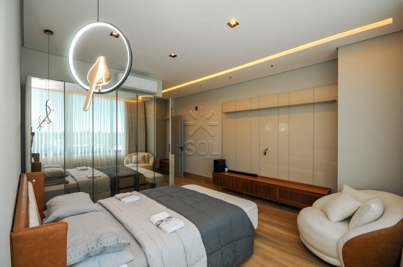 Sobrado semimobiliado e de alto padrão à venda no Condomínio Eco Bella Vista, em Foz do Iguaçu/PR - 485,15m² | 4 suítes