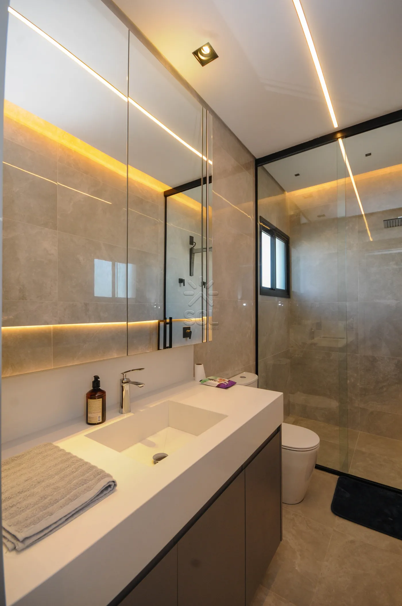 Sobrado semimobiliado e de alto padrão à venda no Condomínio Eco Bella Vista, em Foz do Iguaçu/PR - 485,15m² | 4 suítes
