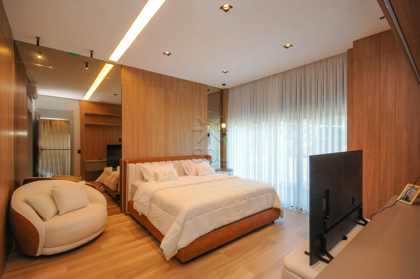 Sobrado semimobiliado e de alto padrão à venda no Condomínio Eco Bella Vista, em Foz do Iguaçu/PR - 485,15m² | 4 suítes
