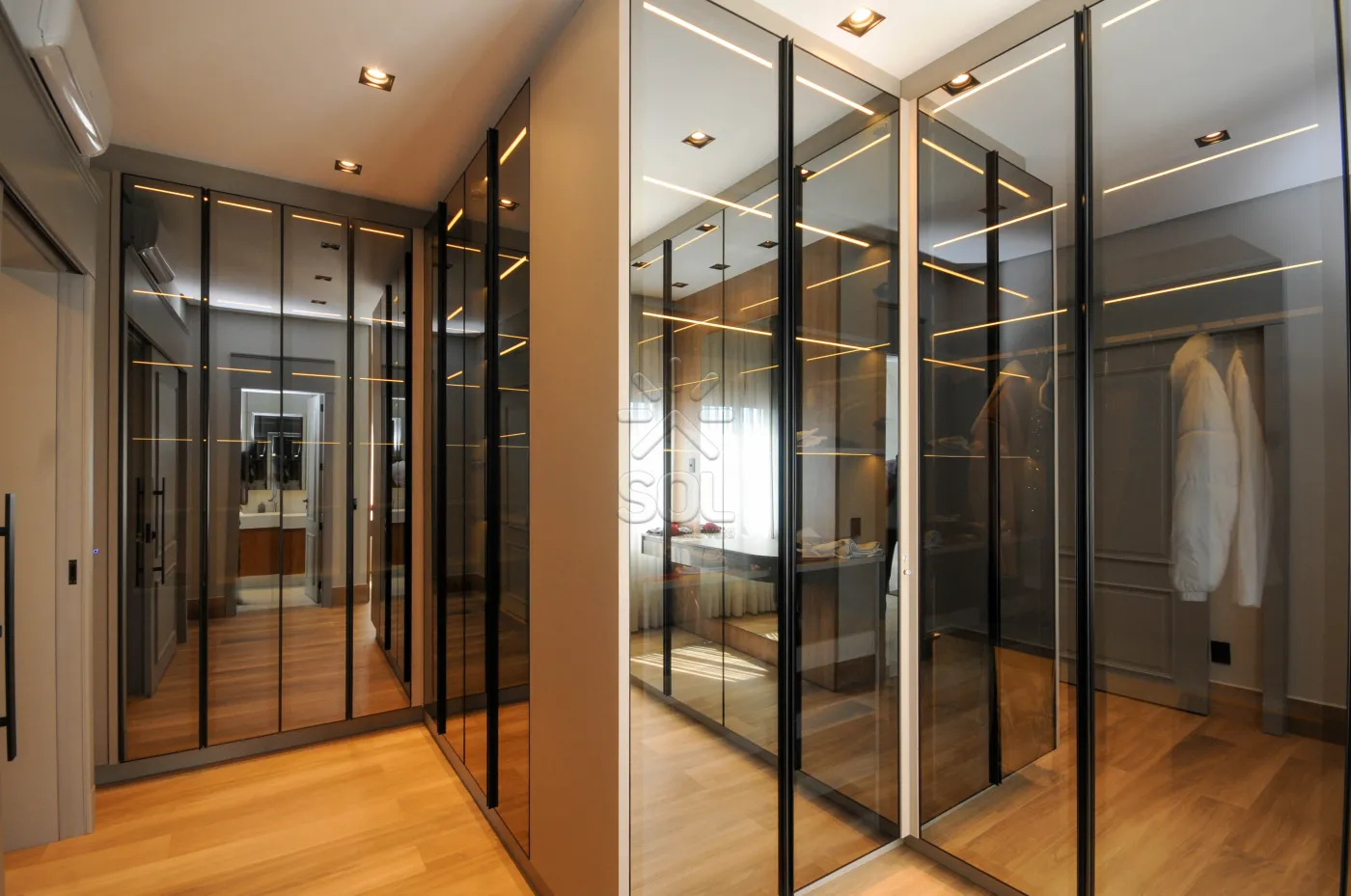 Sobrado semimobiliado e de alto padrão à venda no Condomínio Eco Bella Vista, em Foz do Iguaçu/PR - 485,15m² | 4 suítes