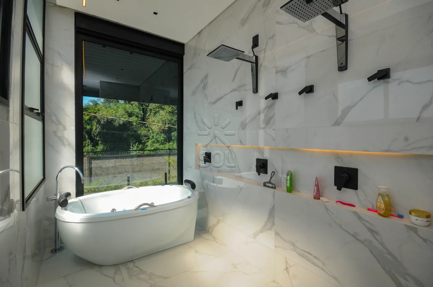 Sobrado semimobiliado e de alto padrão à venda no Condomínio Eco Bella Vista, em Foz do Iguaçu/PR - 485,15m² | 4 suítes