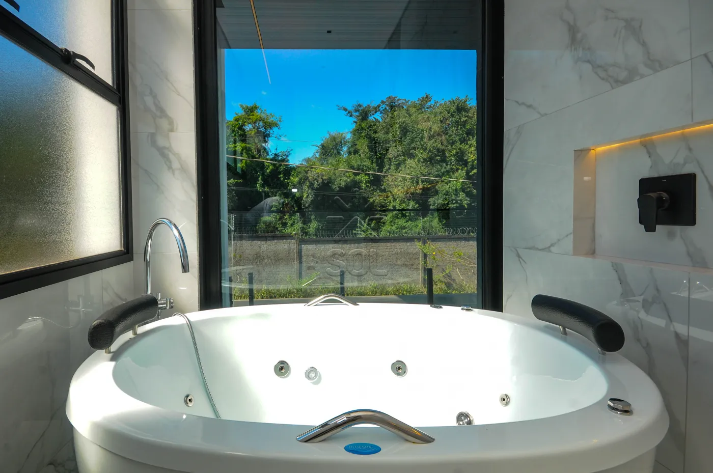Sobrado semimobiliado e de alto padrão à venda no Condomínio Eco Bella Vista, em Foz do Iguaçu/PR - 485,15m² | 4 suítes