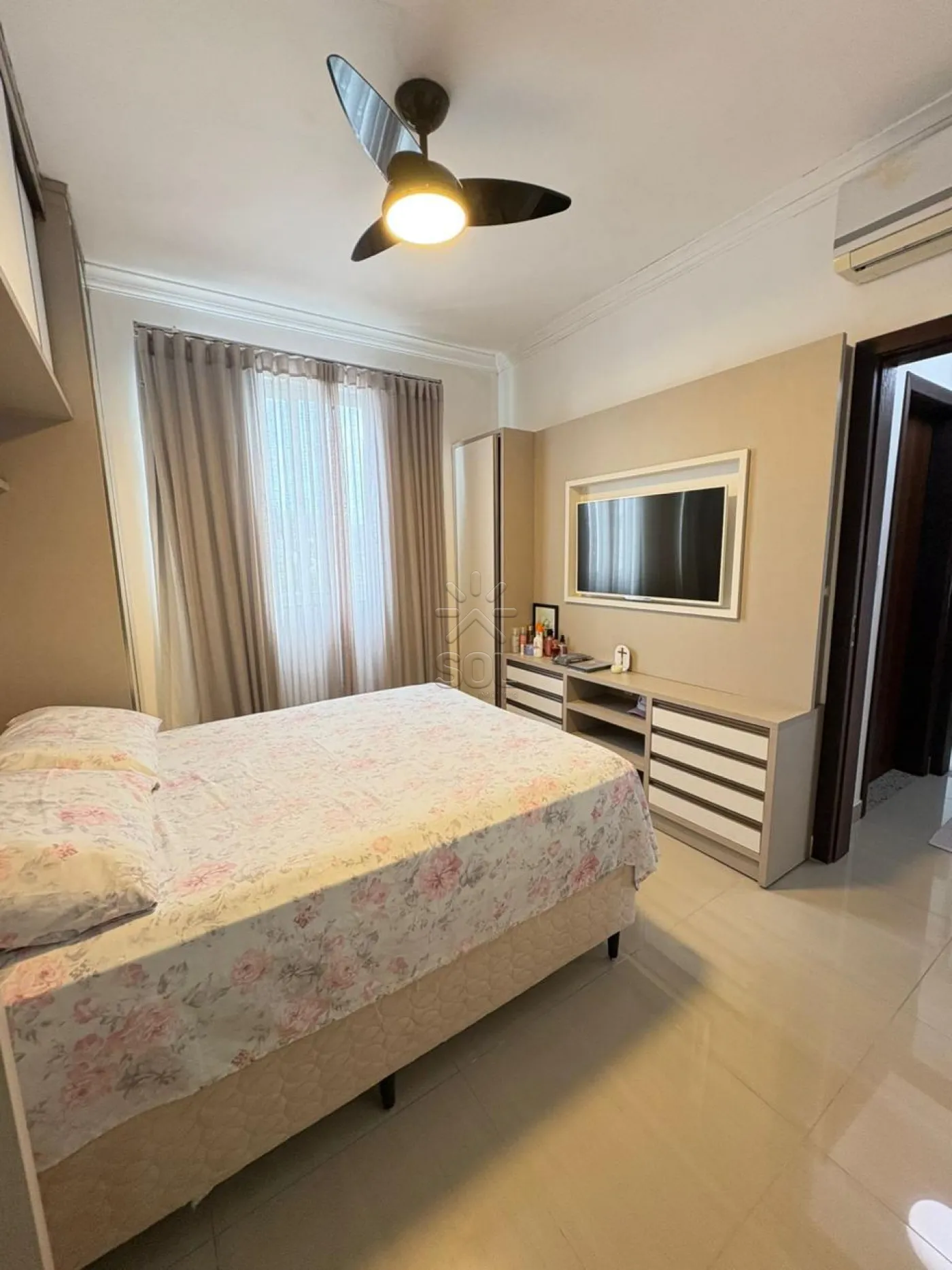 Apartamento mobiliado para aluguel no Edifício Praia Alegre - Centro de Penha/SC
