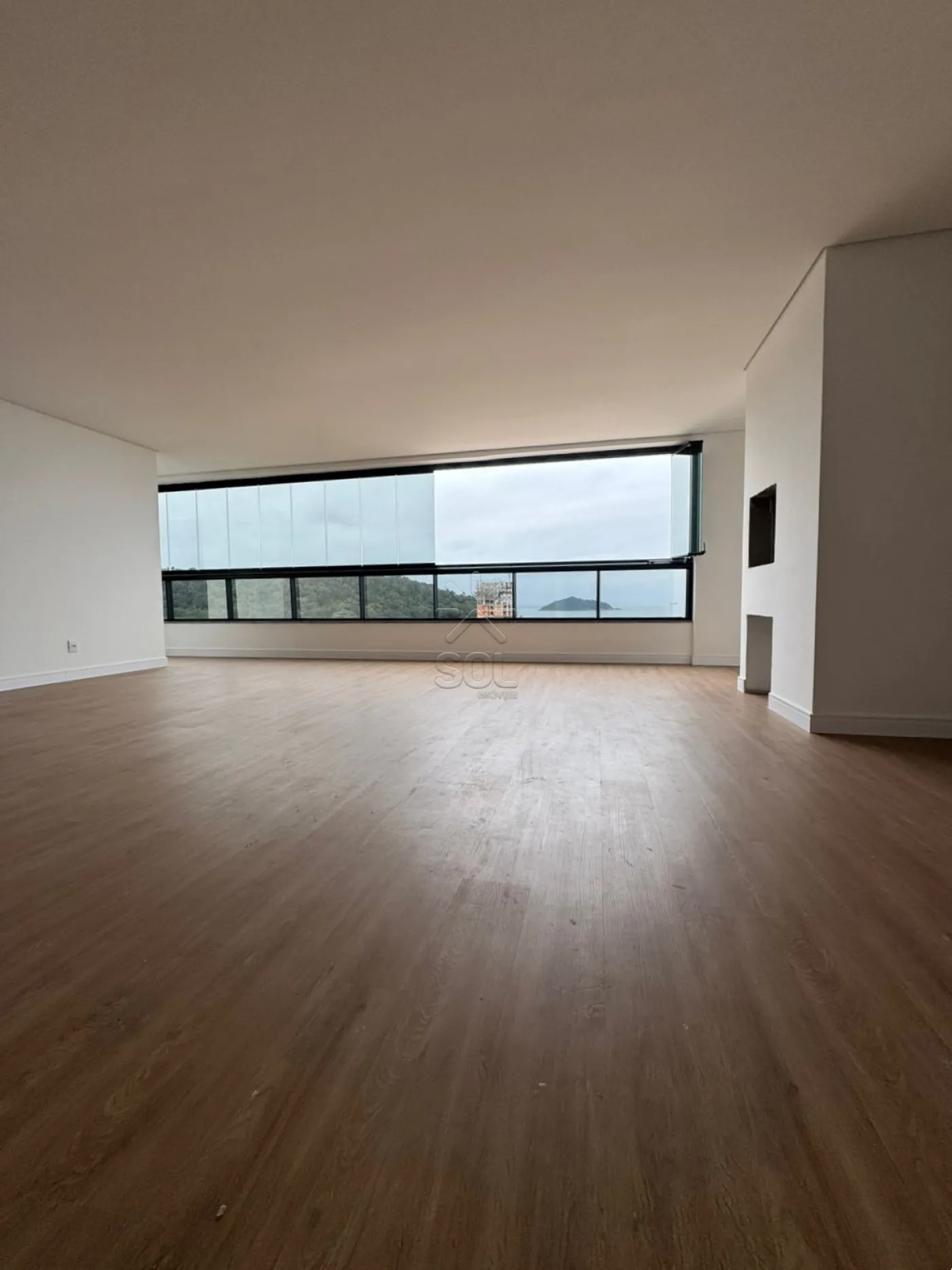 Apartamento de Alto Padrão à Venda no Edifício Torre Del Mar - Centro de Penha/SC