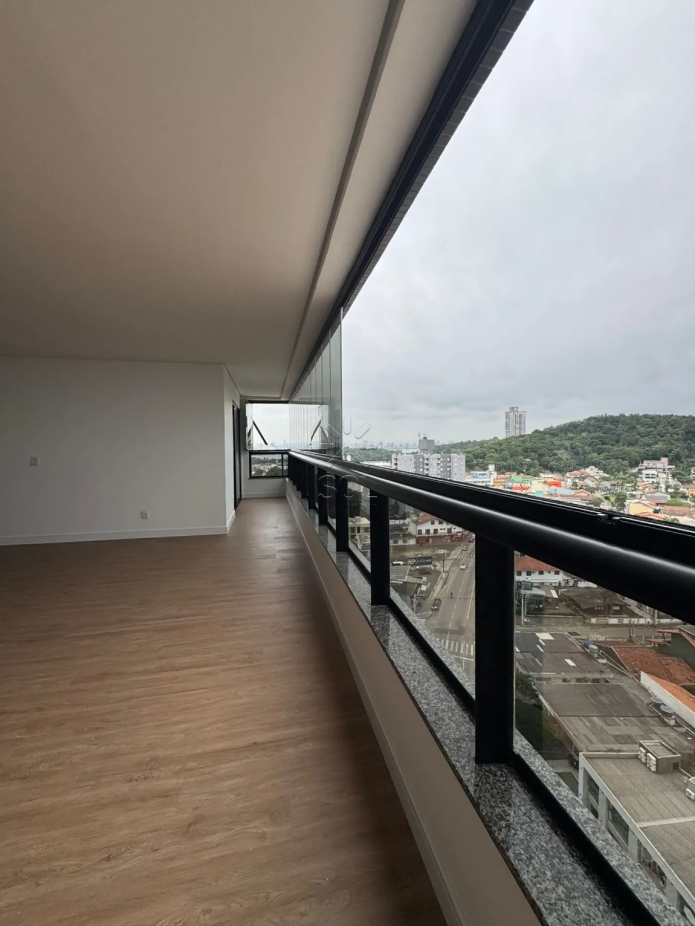 Apartamento de Alto Padrão à Venda no Edifício Torre Del Mar - Centro de Penha/SC