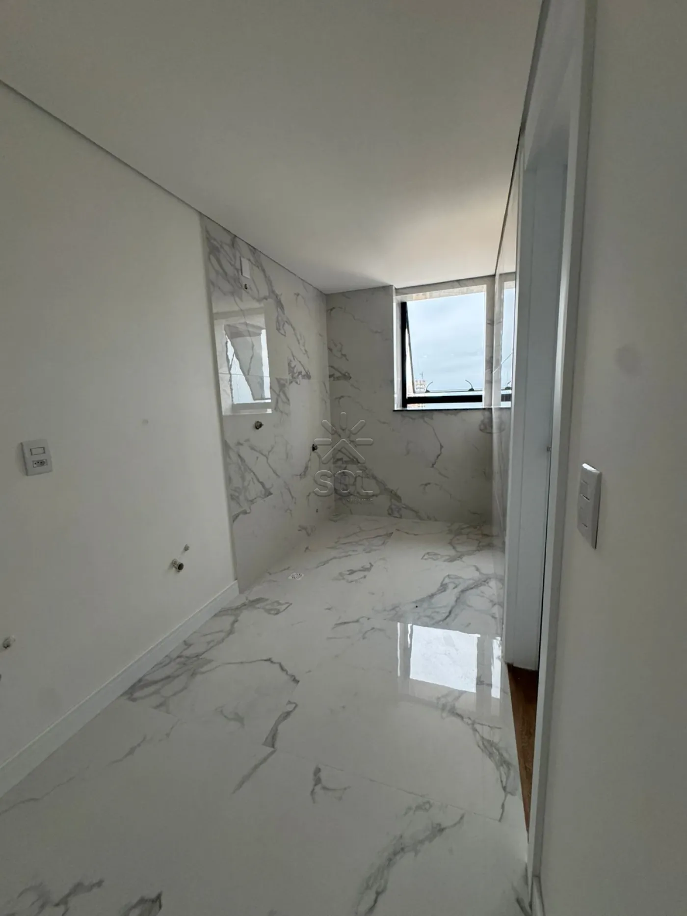 Apartamento de Alto Padrão à Venda no Edifício Torre Del Mar - Centro de Penha/SC