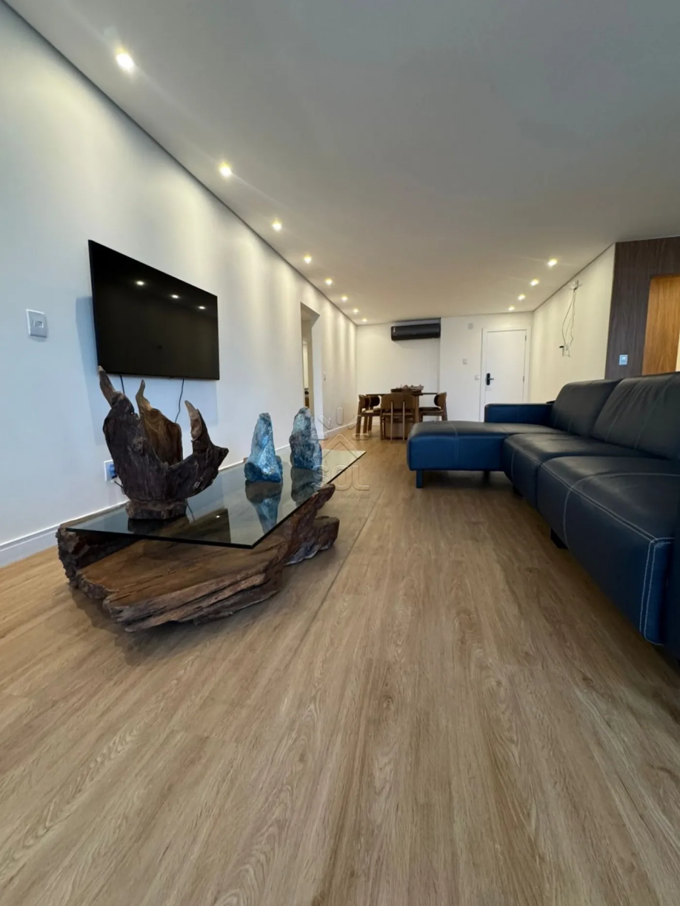 Apartamento mobiliado e de alto padrão à venda no Edifício Torre Del Mar - Centro de Penha/SC