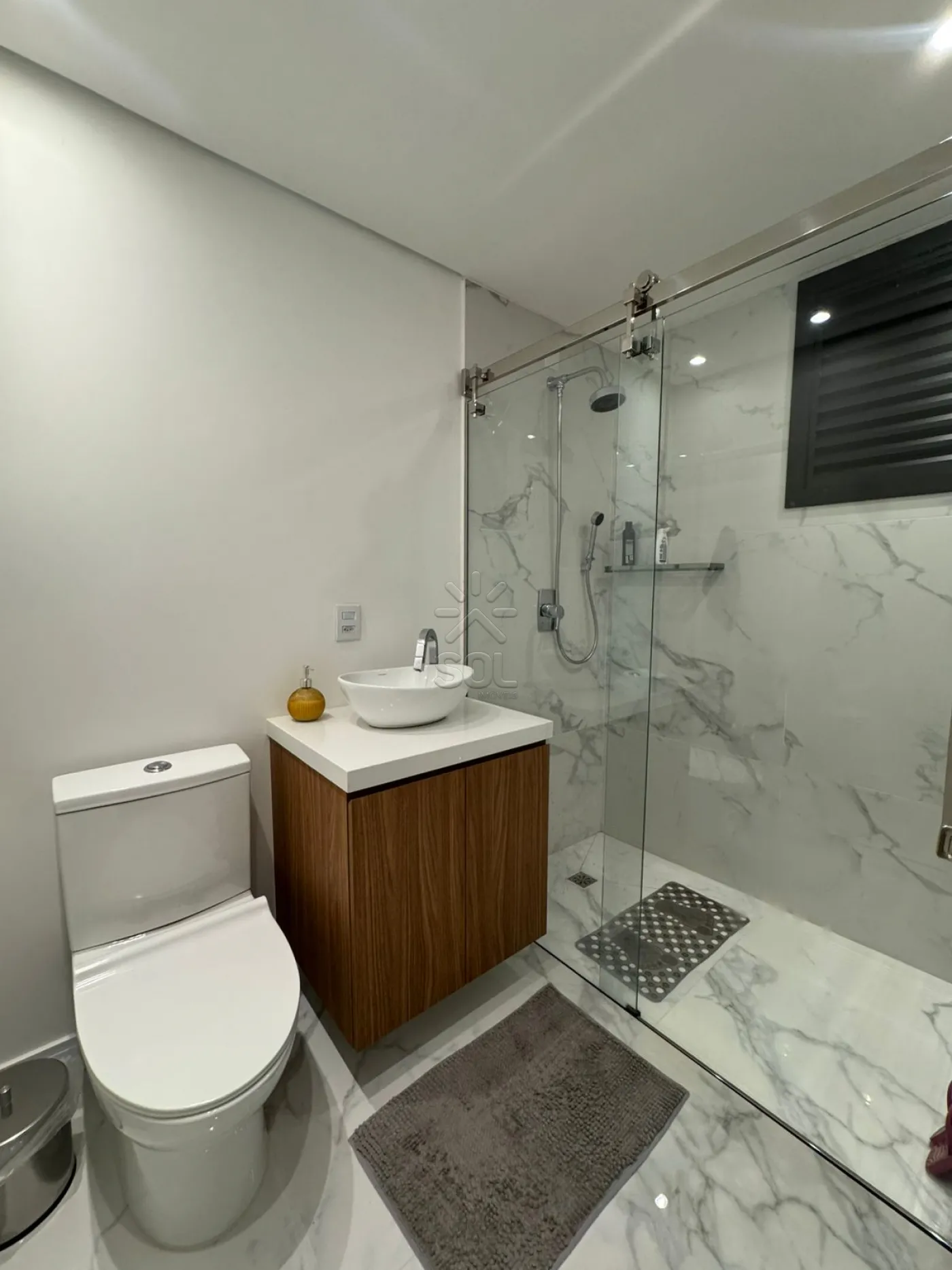 Apartamento mobiliado e de alto padrão à venda no Edifício Torre Del Mar - Centro de Penha/SC