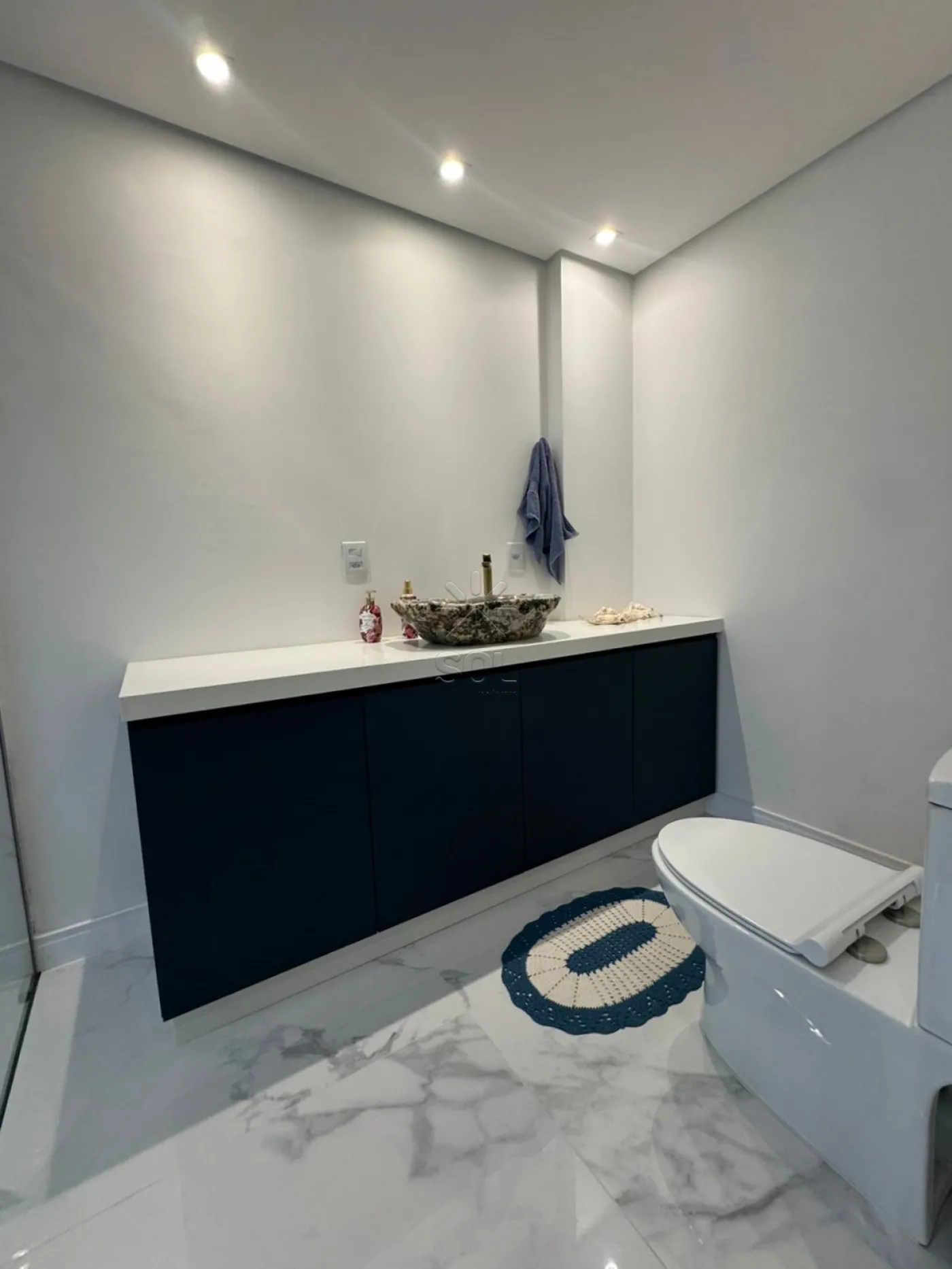 Apartamento mobiliado e de alto padrão à venda no Edifício Torre Del Mar - Centro de Penha/SC