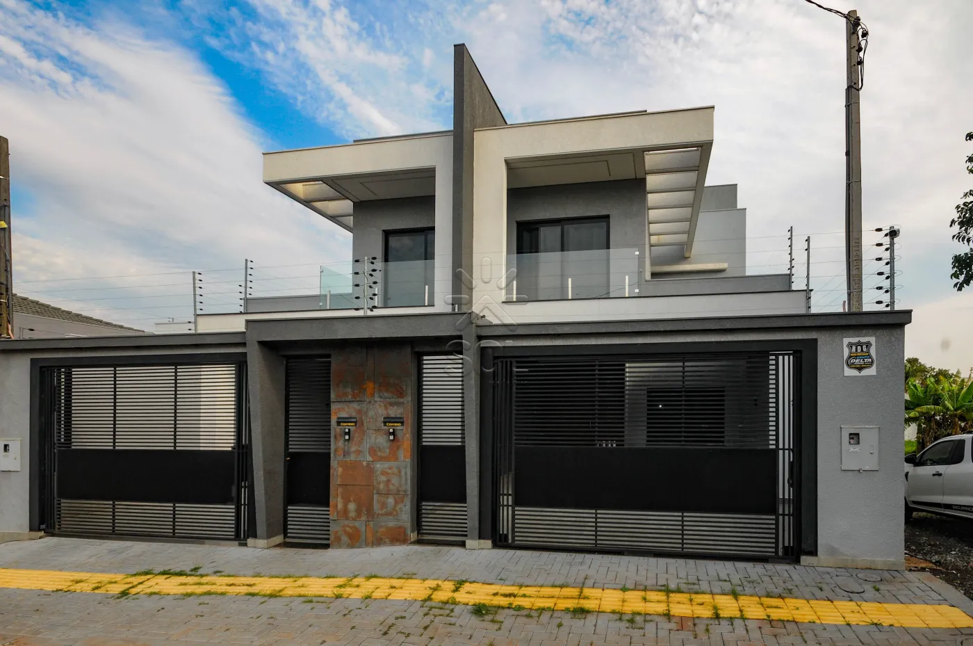 Sobrado novo de alto padrão à venda no Lancaster em Foz do Iguaçu/PR - 192m² | Mobiliado | 3 quartos | Área gourmet