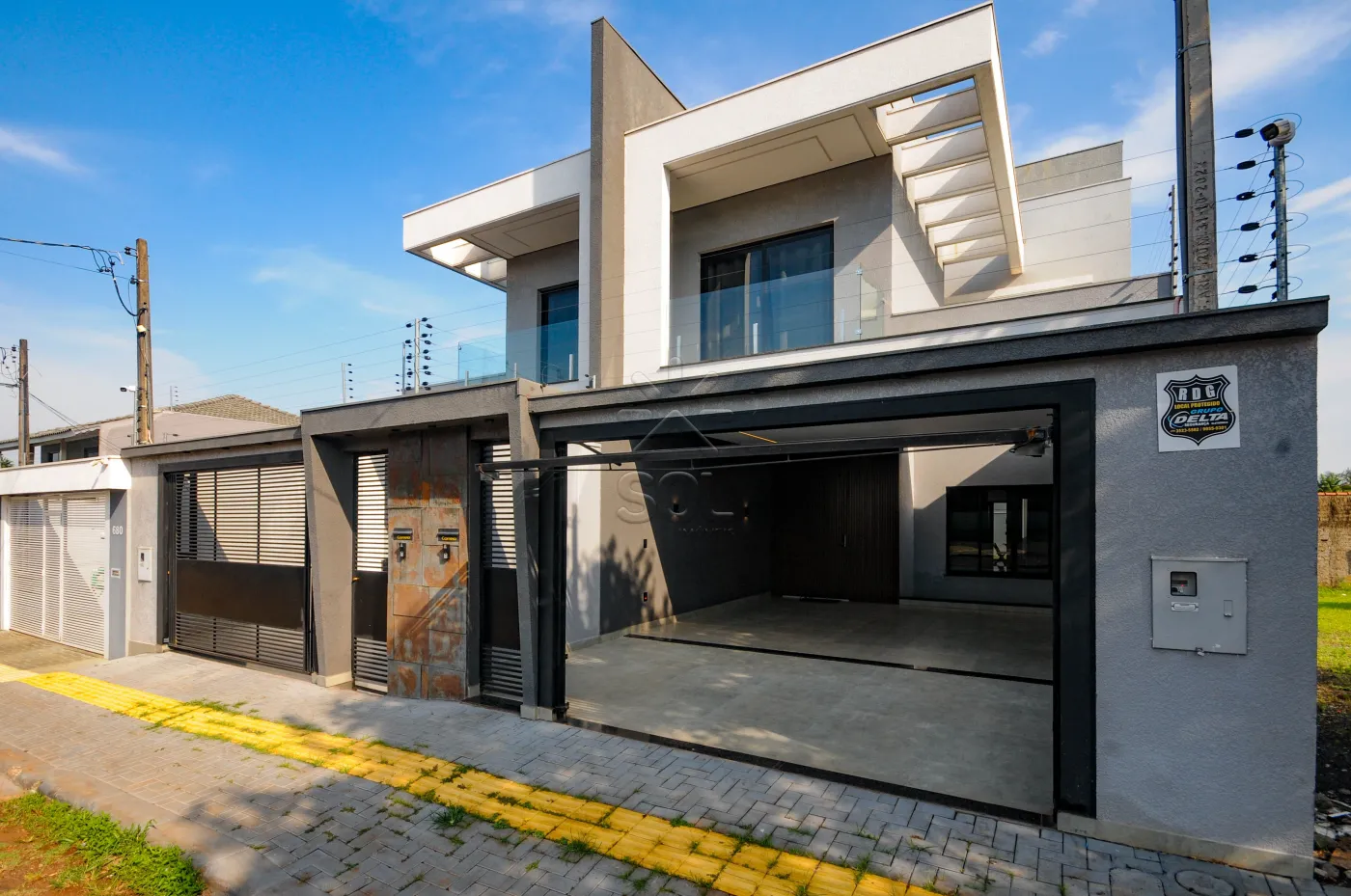 Sobrado novo de alto padrão à venda no Lancaster em Foz do Iguaçu/PR - 192m² | Mobiliado | 3 quartos | Área gourmet