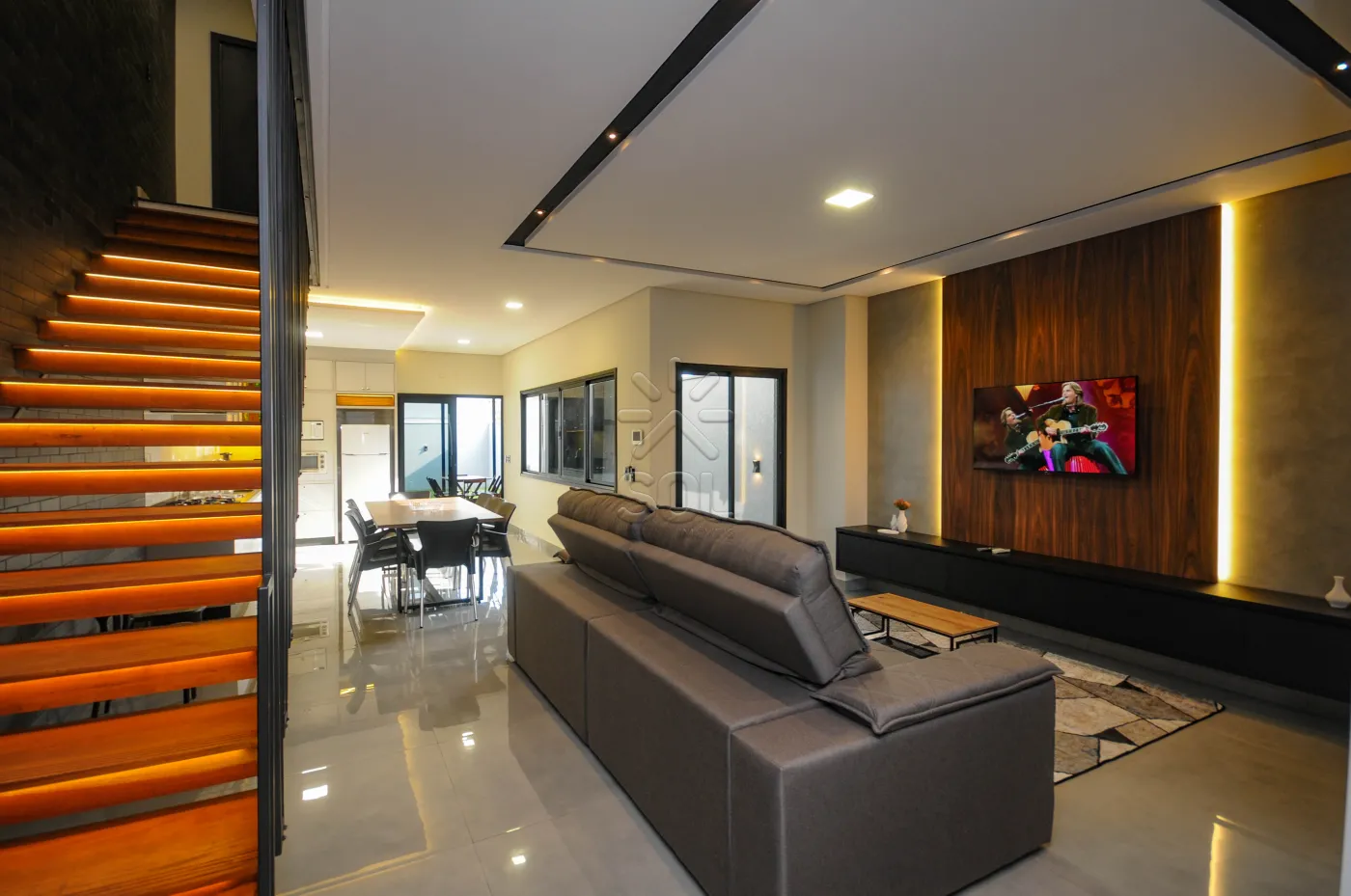 Sobrado novo de alto padrão à venda no Lancaster em Foz do Iguaçu/PR - 192m² | Mobiliado | 3 quartos | Área gourmet