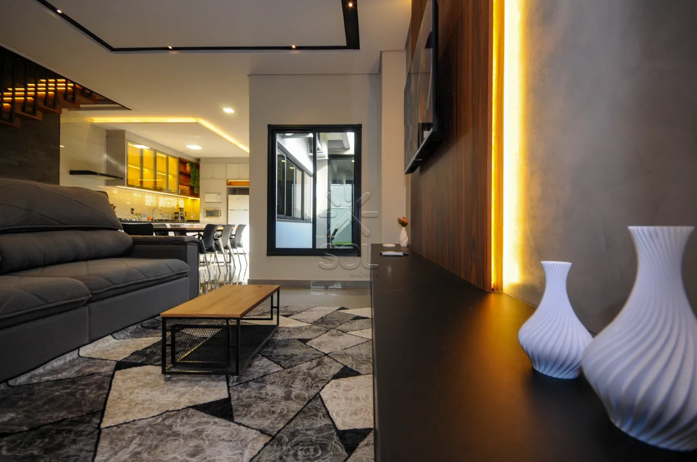 Sobrado novo de alto padrão à venda no Lancaster em Foz do Iguaçu/PR - 192m² | Mobiliado | 3 quartos | Área gourmet