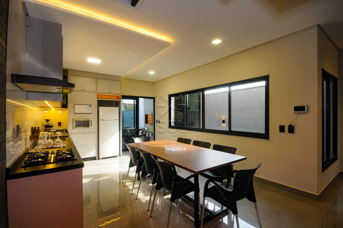 Sobrado novo de alto padrão à venda no Lancaster em Foz do Iguaçu/PR - 192m² | Mobiliado | 3 quartos | Área gourmet