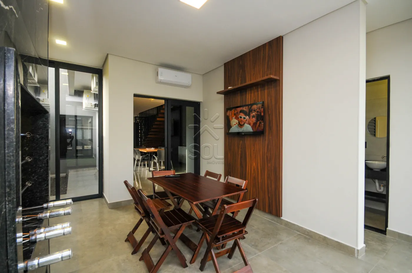 Sobrado novo de alto padrão à venda no Lancaster em Foz do Iguaçu/PR - 192m² | Mobiliado | 3 quartos | Área gourmet