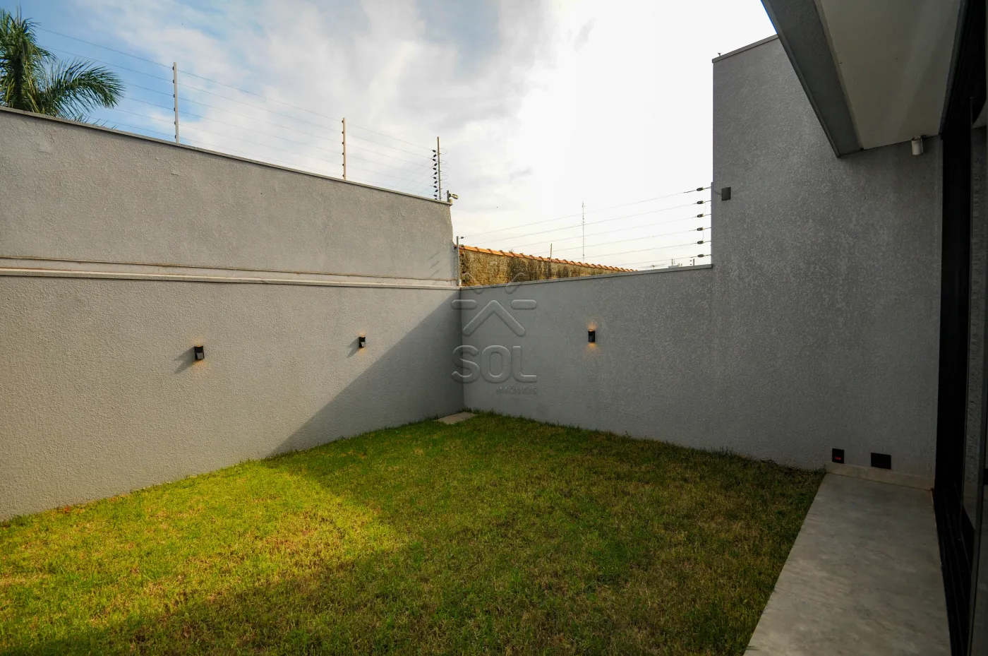 Sobrado novo de alto padrão à venda no Lancaster em Foz do Iguaçu/PR - 192m² | Mobiliado | 3 quartos | Área gourmet
