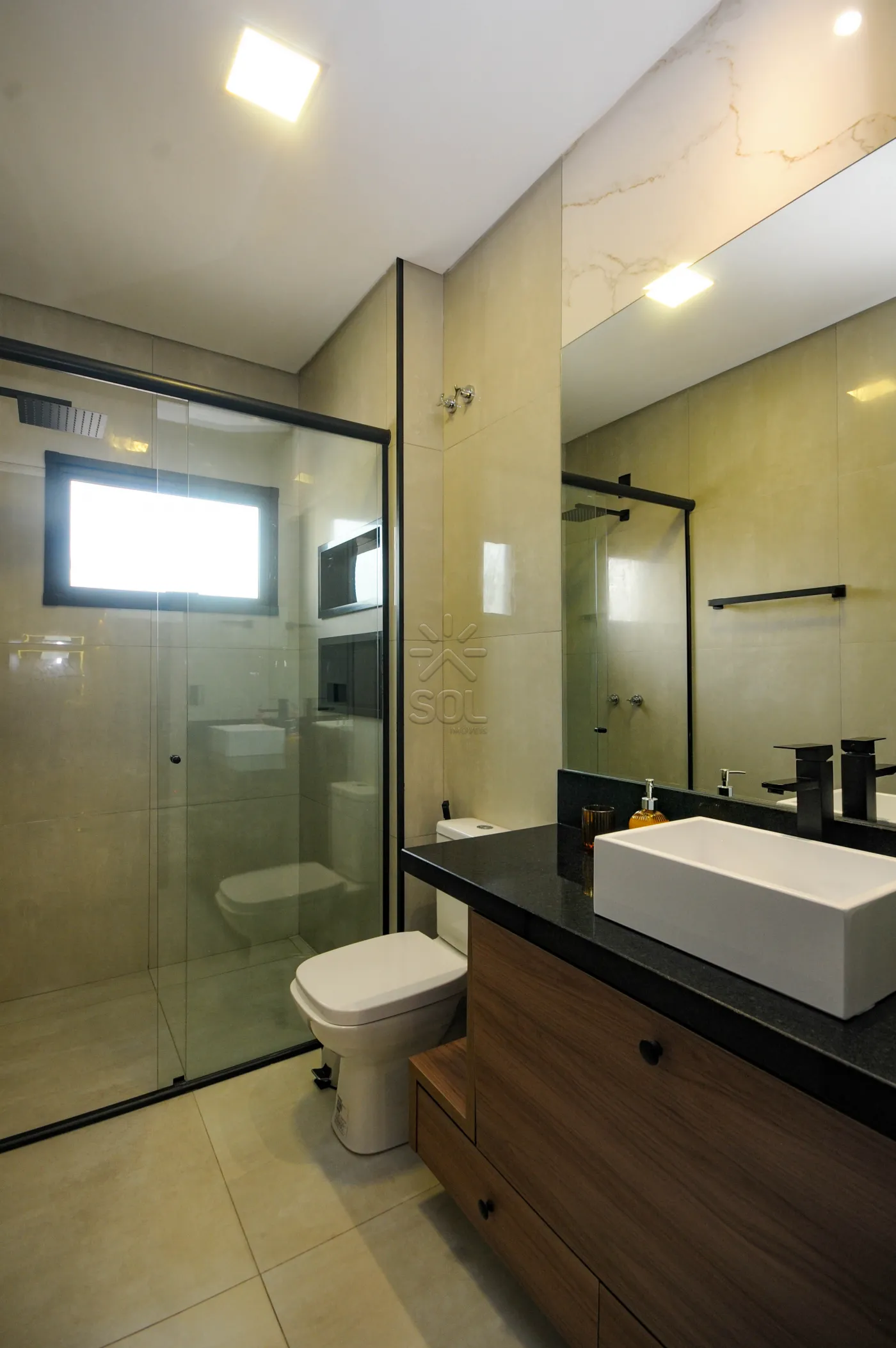 Sobrado novo de alto padrão à venda no Lancaster em Foz do Iguaçu/PR - 192m² | Mobiliado | 3 quartos | Área gourmet