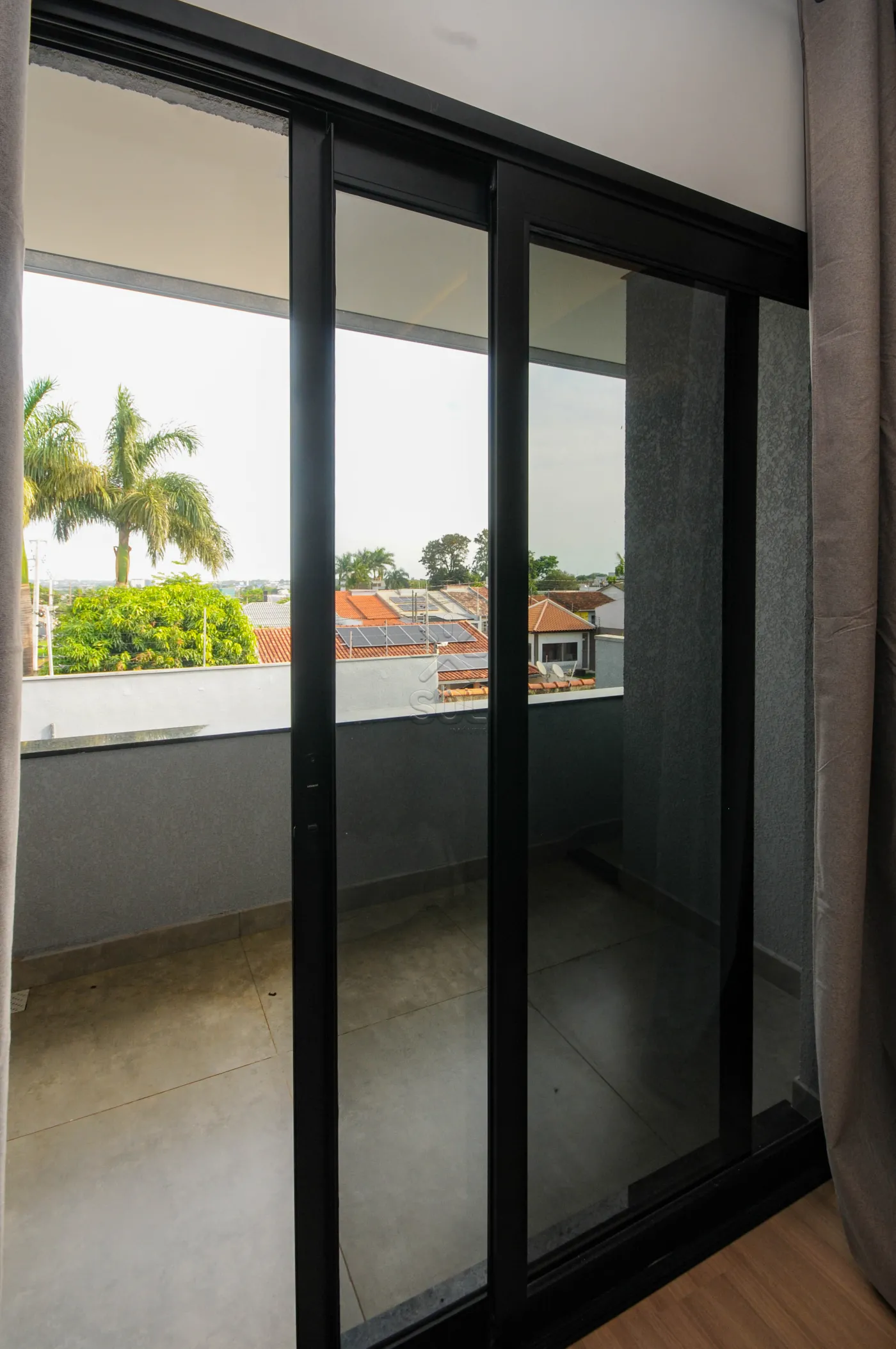 Sobrado novo de alto padrão à venda no Lancaster em Foz do Iguaçu/PR - 192m² | Mobiliado | 3 quartos | Área gourmet