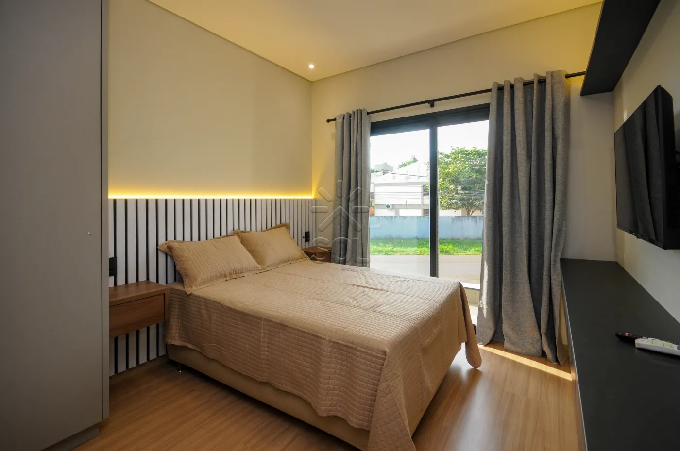 Sobrado novo de alto padrão à venda no Lancaster em Foz do Iguaçu/PR - 192m² | Mobiliado | 3 quartos | Área gourmet