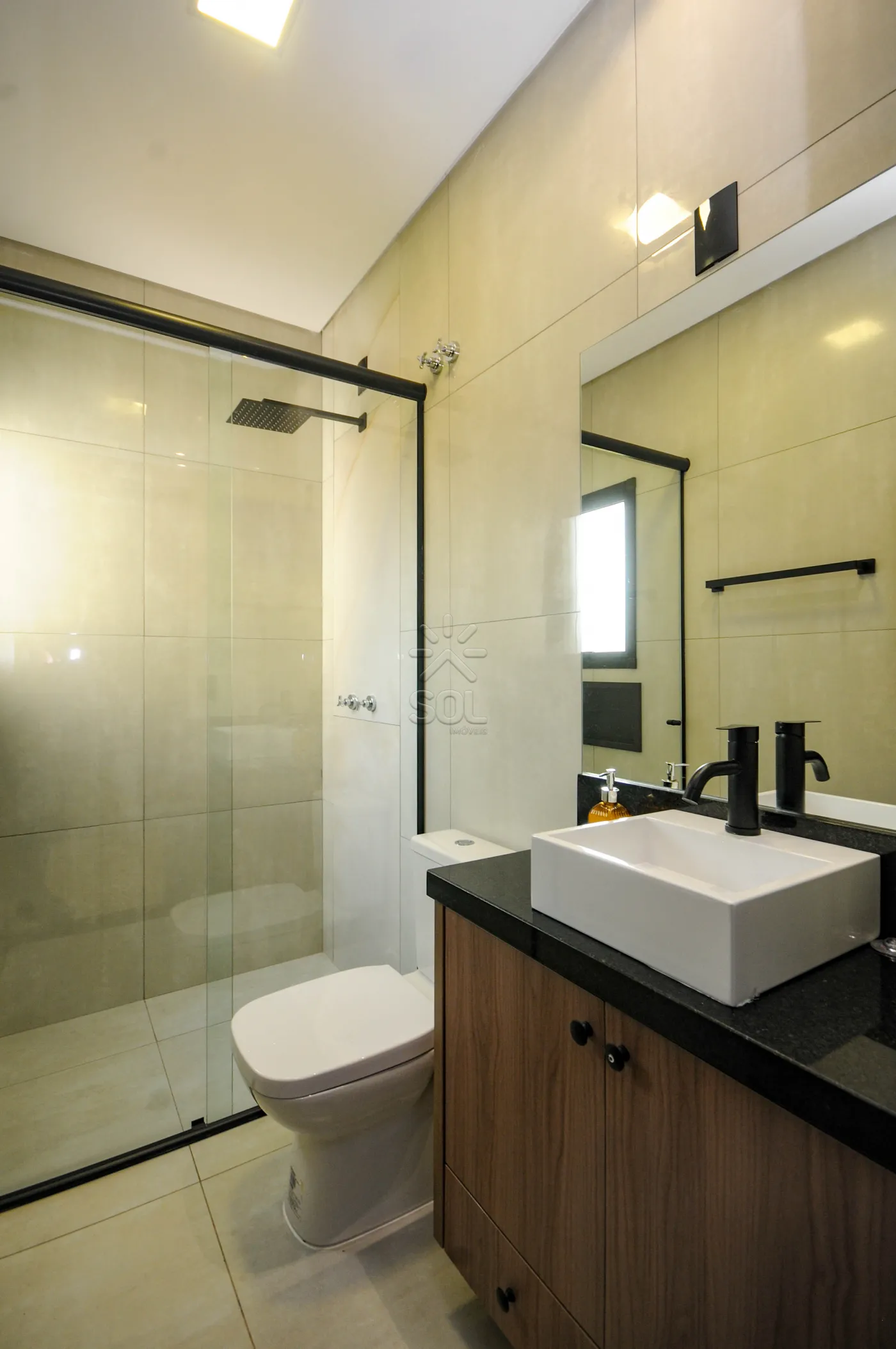 Sobrado novo de alto padrão à venda no Lancaster em Foz do Iguaçu/PR - 192m² | Mobiliado | 3 quartos | Área gourmet