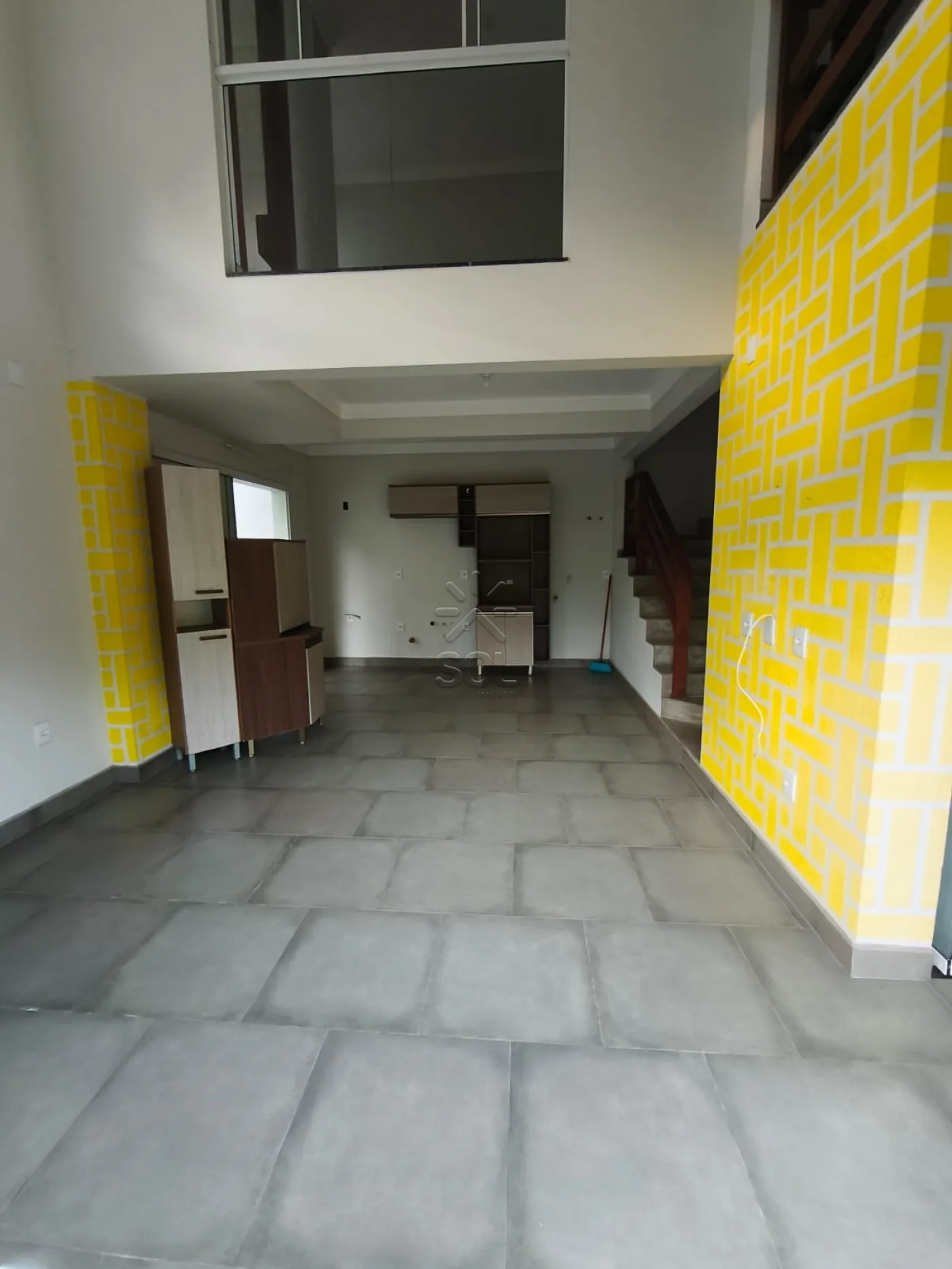 SOBRADO PARA LOCAÇÃO NO CENTRO DE BALNEÁRIO PIÇARRAS/SC