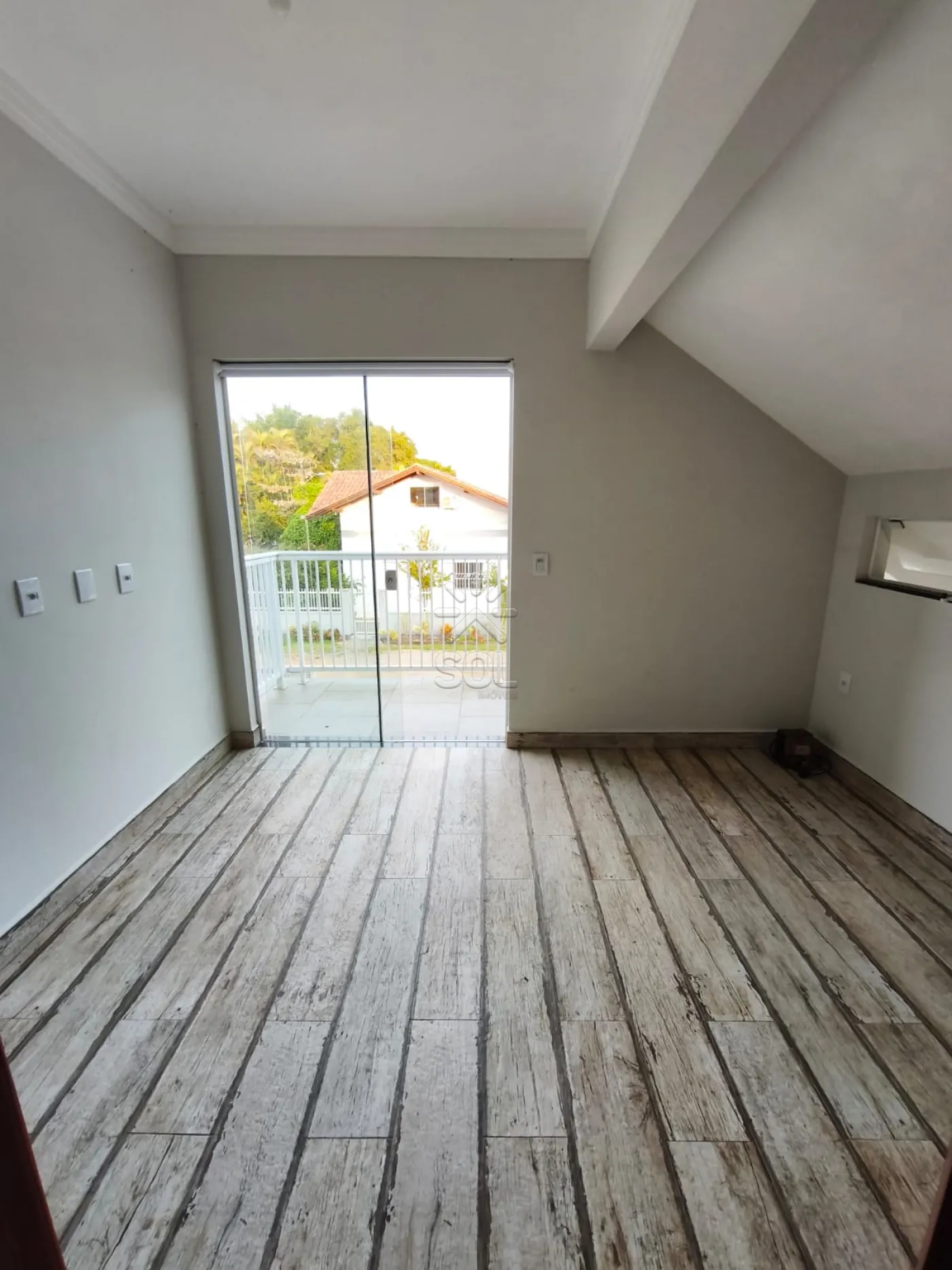 SOBRADO PARA LOCAÇÃO NO CENTRO DE BALNEÁRIO PIÇARRAS/SC