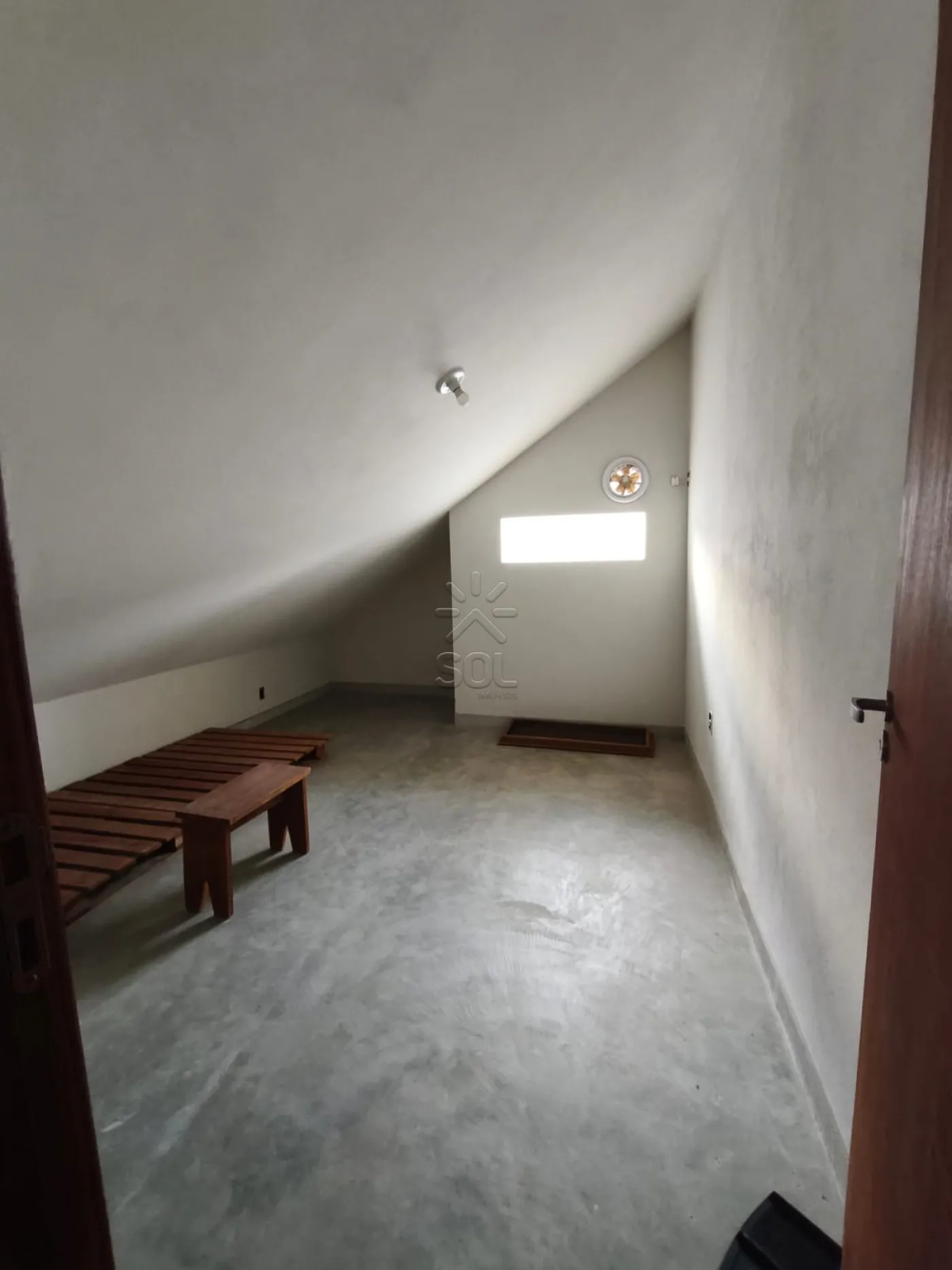 SOBRADO PARA LOCAÇÃO NO CENTRO DE BALNEÁRIO PIÇARRAS/SC