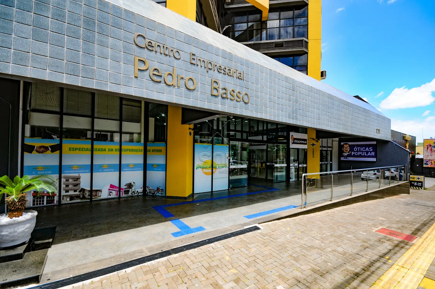 Sala comercial à venda no Edifício Pedro Basso, Centro de Foz do Iguaçu/PR - 53,52m² privativos com mezanino