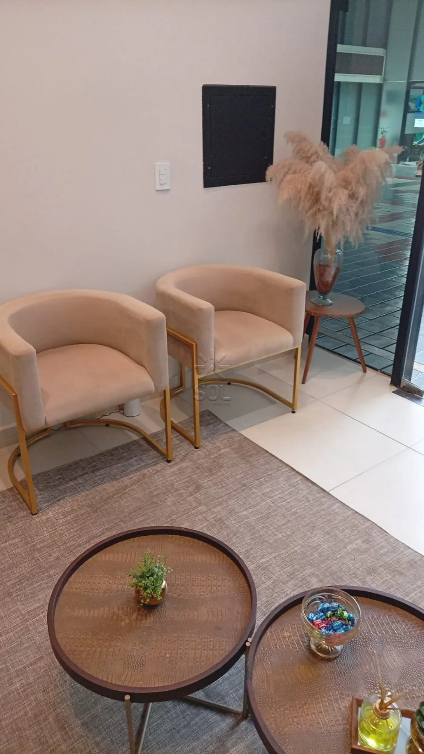 Sala comercial à venda no Edifício Pedro Basso, Centro de Foz do Iguaçu/PR - 53,52m² privativos com mezanino
