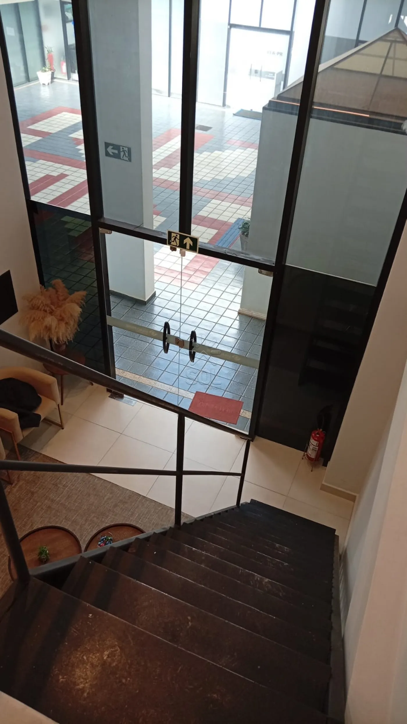 Sala comercial à venda no Edifício Pedro Basso, Centro de Foz do Iguaçu/PR - 53,52m² privativos com mezanino