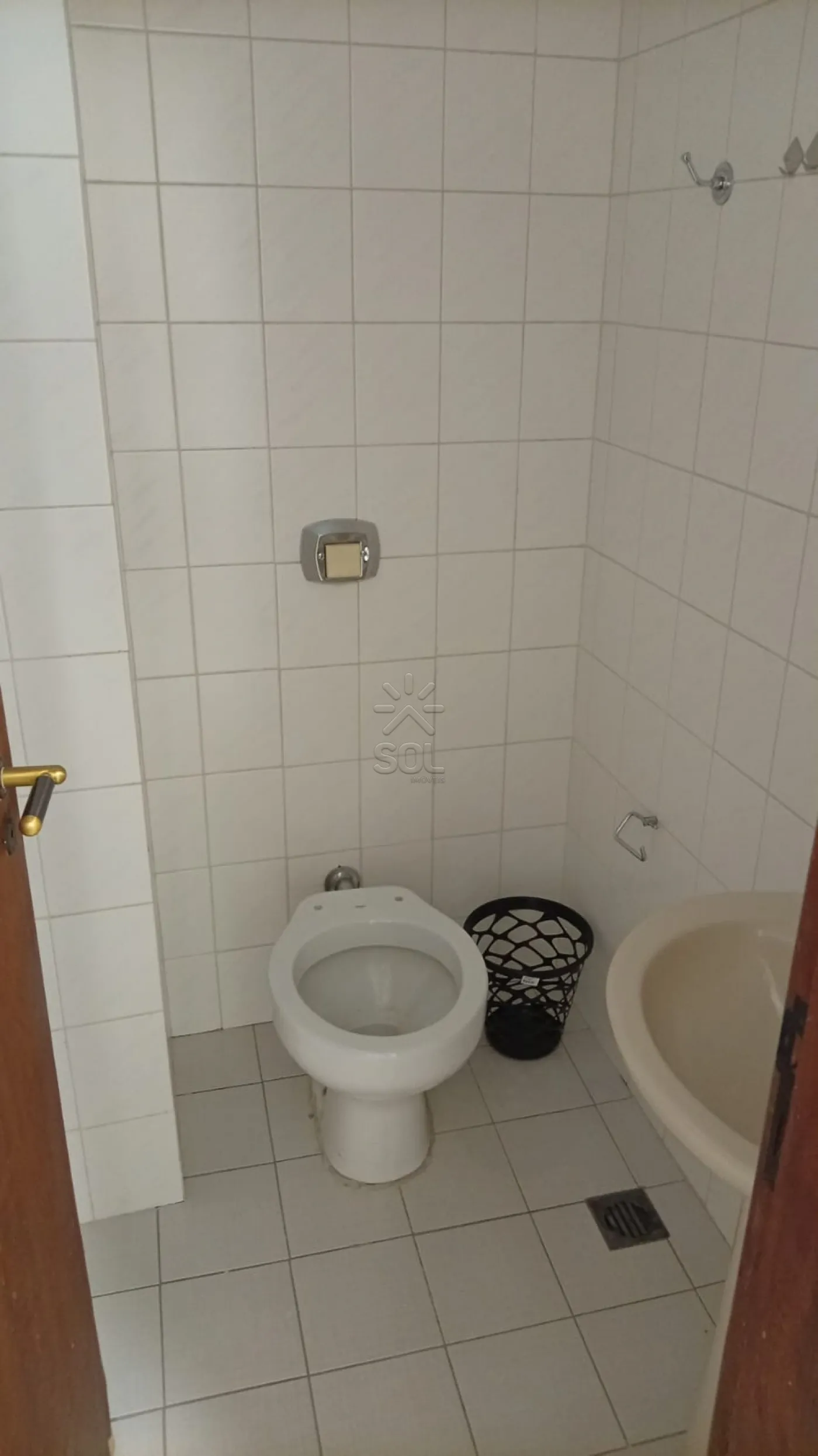 Sala comercial à venda no Edifício Pedro Basso, Centro de Foz do Iguaçu/PR - 53,52m² privativos com mezanino