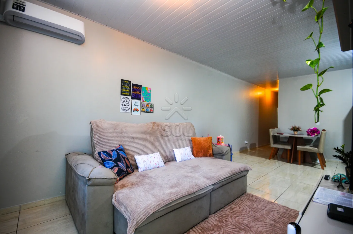 Casa à venda no Parque Ouro Verde em Foz do Iguaçu/PR - 66,22m², sistema fotovoltaico e cozinha planejada