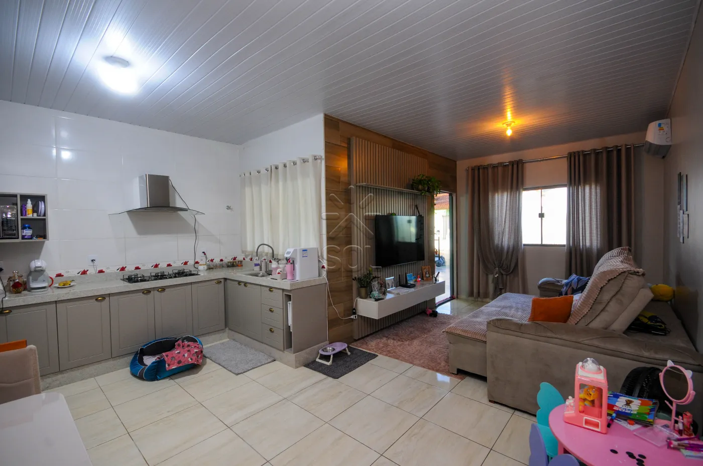 Casa à venda no Parque Ouro Verde em Foz do Iguaçu/PR - 66,22m², sistema fotovoltaico e cozinha planejada