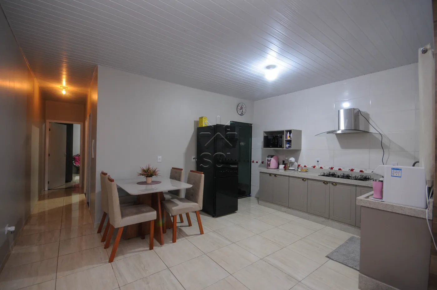 Casa à venda no Parque Ouro Verde em Foz do Iguaçu/PR - 66,22m², sistema fotovoltaico e cozinha planejada
